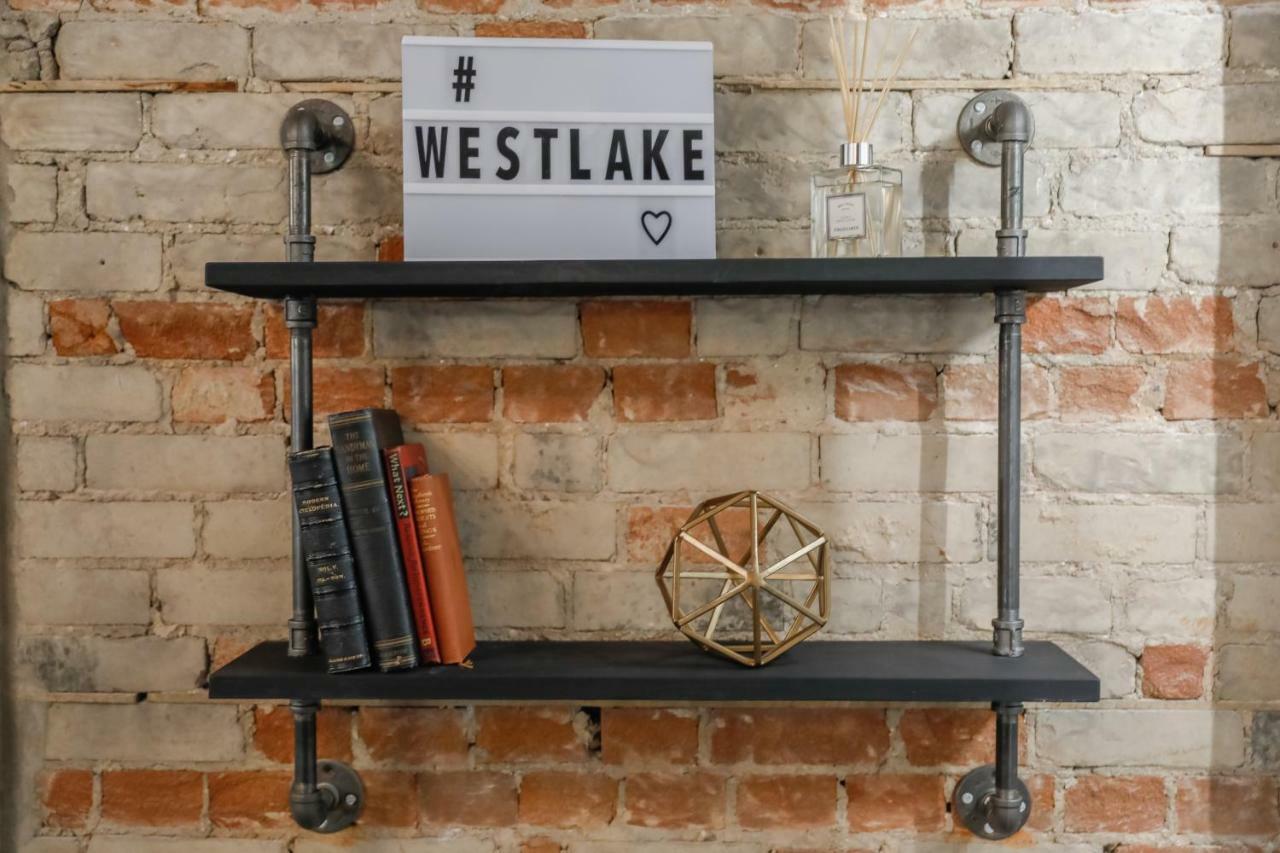 The Westlake Toronto Exterior foto